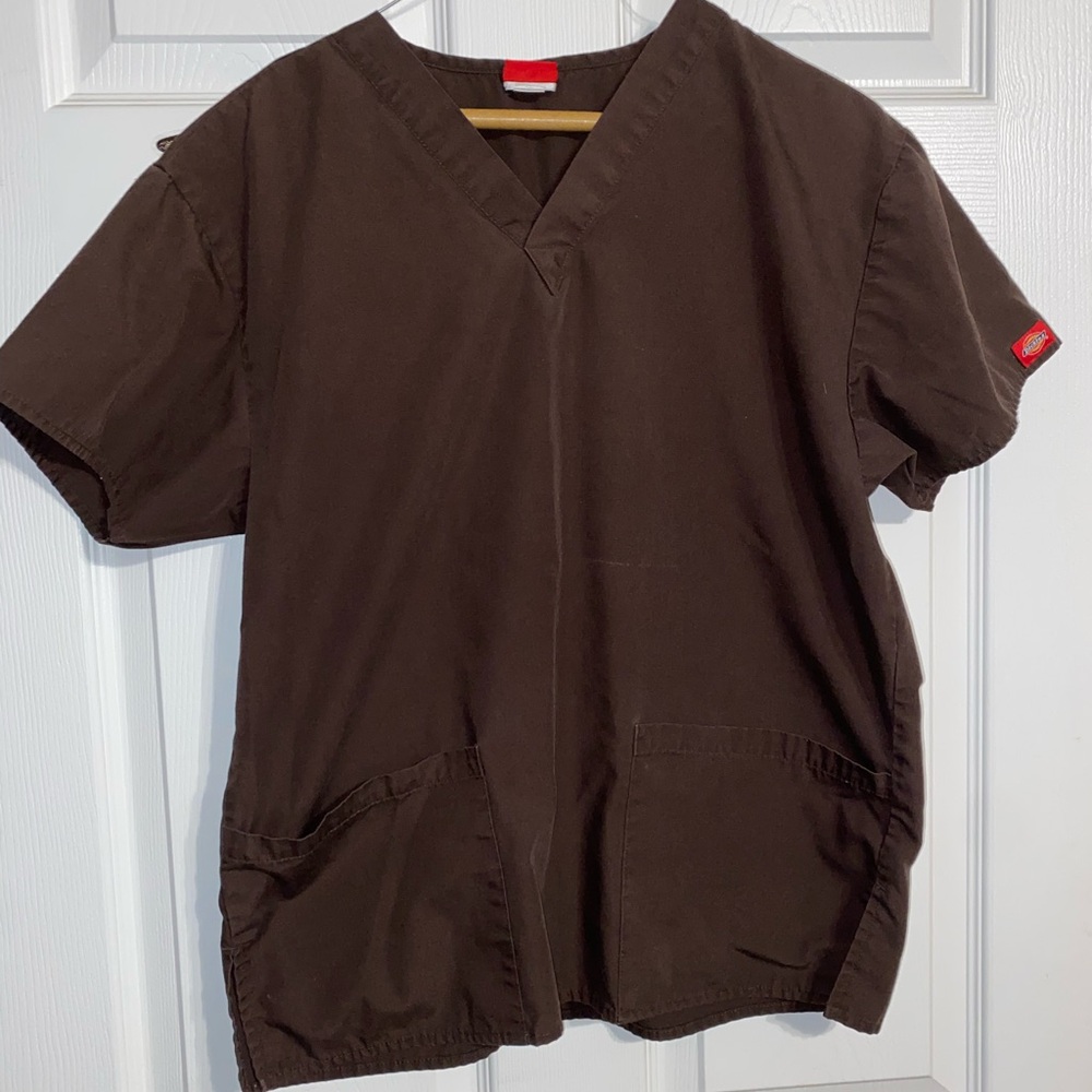 SCRUB TOP